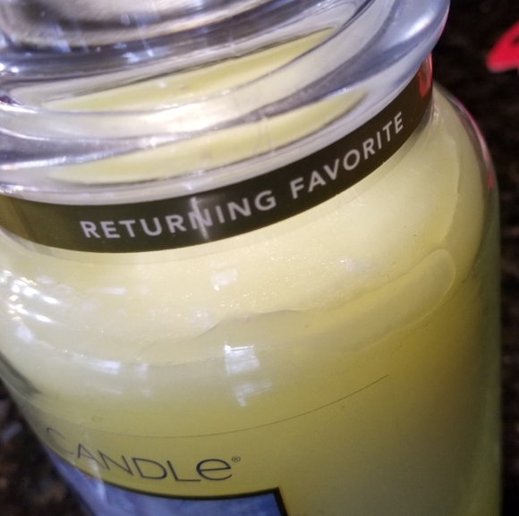 New! Yankee Candle Sparkling Angel with Matching Angel Illuma-lid - Picture 2 of 2